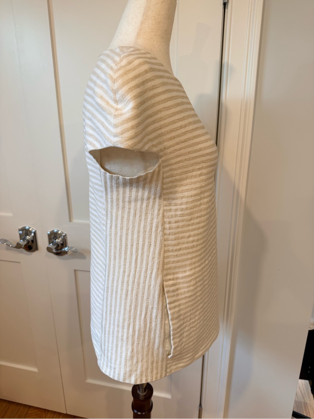 L'AGENCE Beige & White Striped Cap-Sleeve Top - Picture 10 of 15